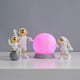 thumbnail image 3 of Estatuilla de escritorio de astronauta perfecl Decoración de Pasteles, 3 of 5