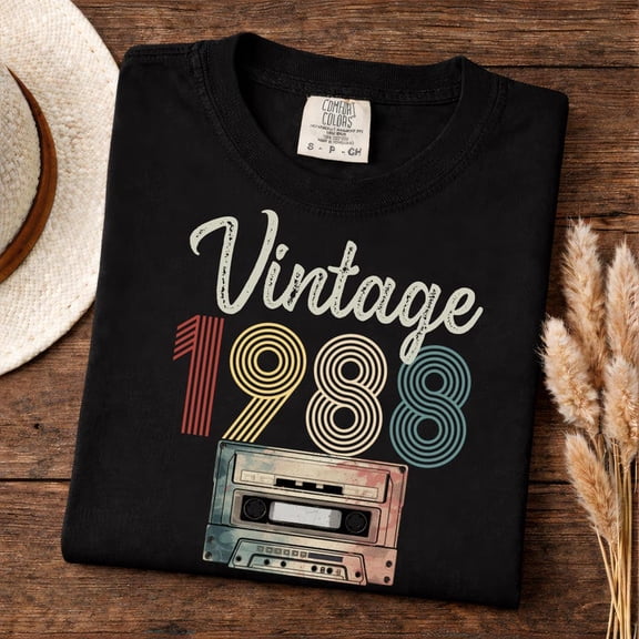 Vintage 1988 T-Shirt – Retro Cassette Tape Graphic Tee, 80s Nostalgia Printed Shirt, Classic Vintage Style Unisex T-Shirt for Men Women