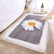 thumbnail image 1 of Lujosa alfombra de felpa cómoda para cuarto de baño, hermoso diseño de margaritas, decoración perfecta, alfombra pequeña de felpa antideslizante, lavable a máquina, gruesa, supersuave, mejor absorbente, alfombra de baño (gris, 20 x 30 pulgadas) Vhermosa Tapetes y Alfombras, 1 of 8