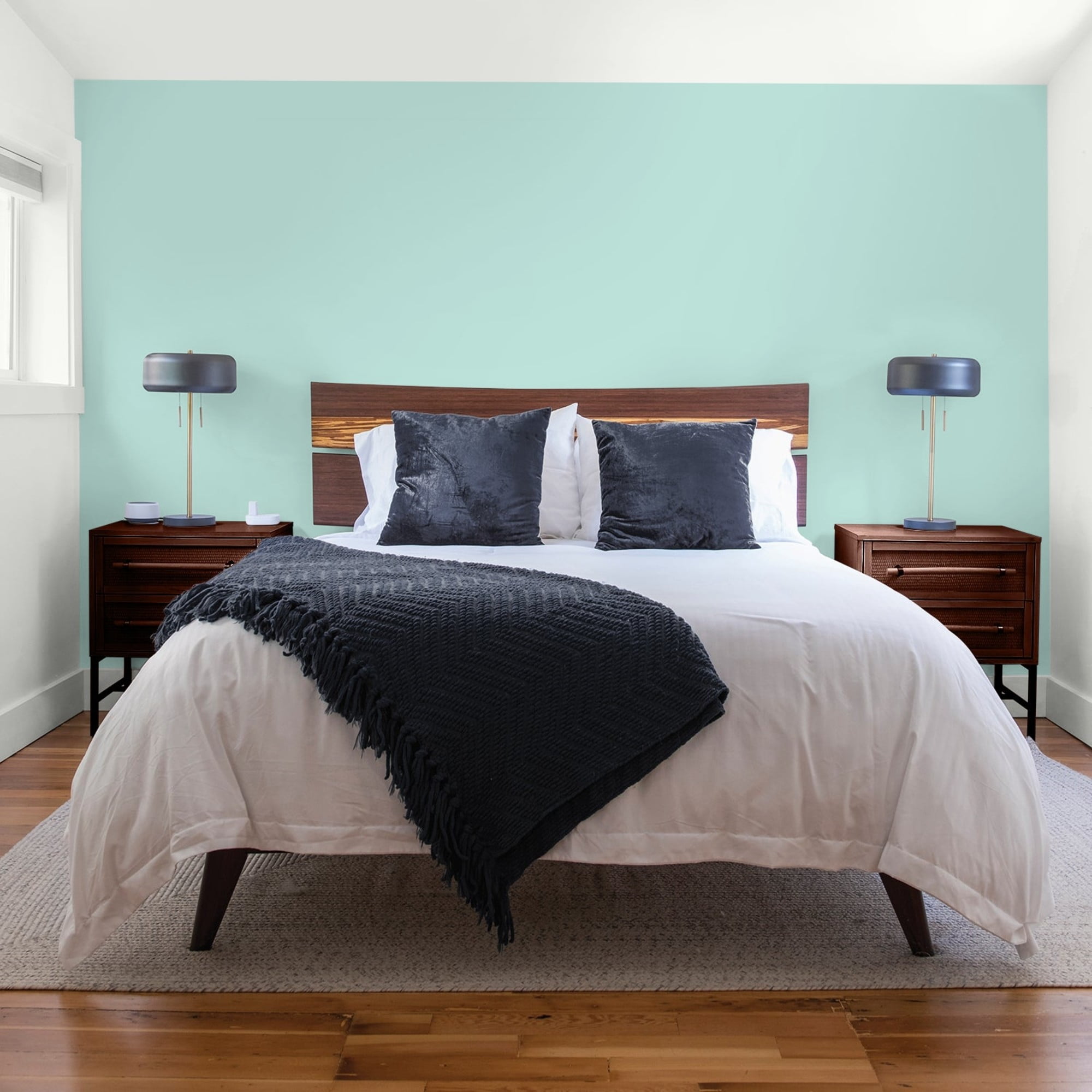 Glidden One Coat Cassiopeia / Green Flat Interior Paint with Primer, 1 Gallon