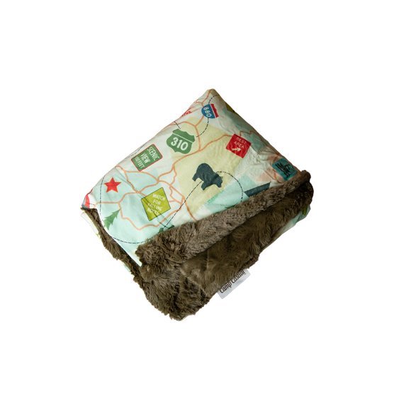 Camp Casual Couverture de Pique-Nique CC-005TM The Throw; 50 Pouces x 60 Pouces; Carte de Voyage; Polyester; Lavable à la Machine; avec Support en Plastique