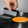 thumbnail image 3 of Kit Limpieza de Vinilos Fluance Negro con Cepillo Antiestático de Fibra de Carbono y Terciopelo para, 3 of 9