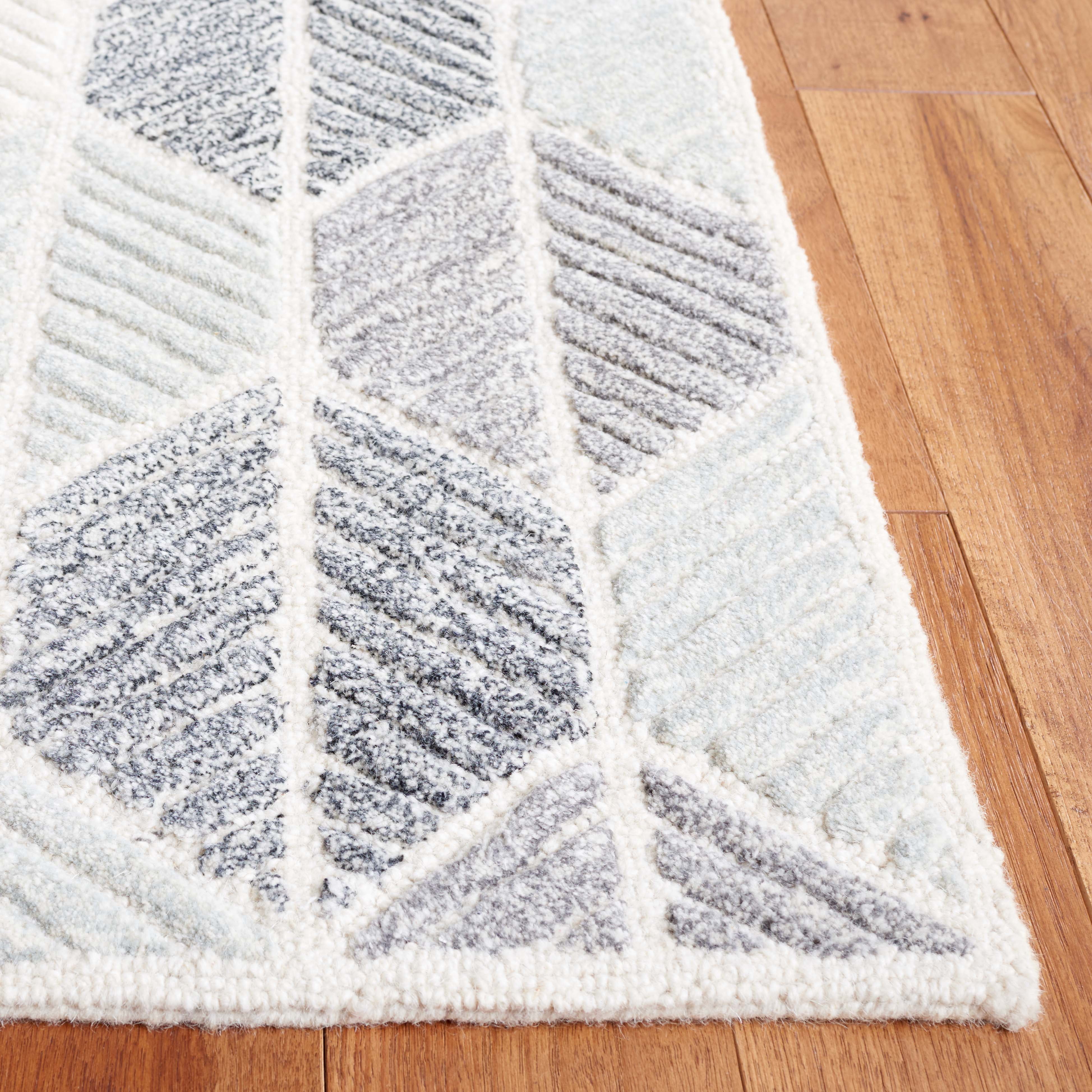 SAFAVIEH Ebony Abigail Geometric Area Rug, Grey/Ivory, 4' x 6'