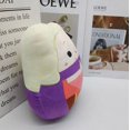 thumbnail image 4 of A la brujita de la almohada de la reina también le encantan los muñecos de peluche (púrpura), 4 of 5