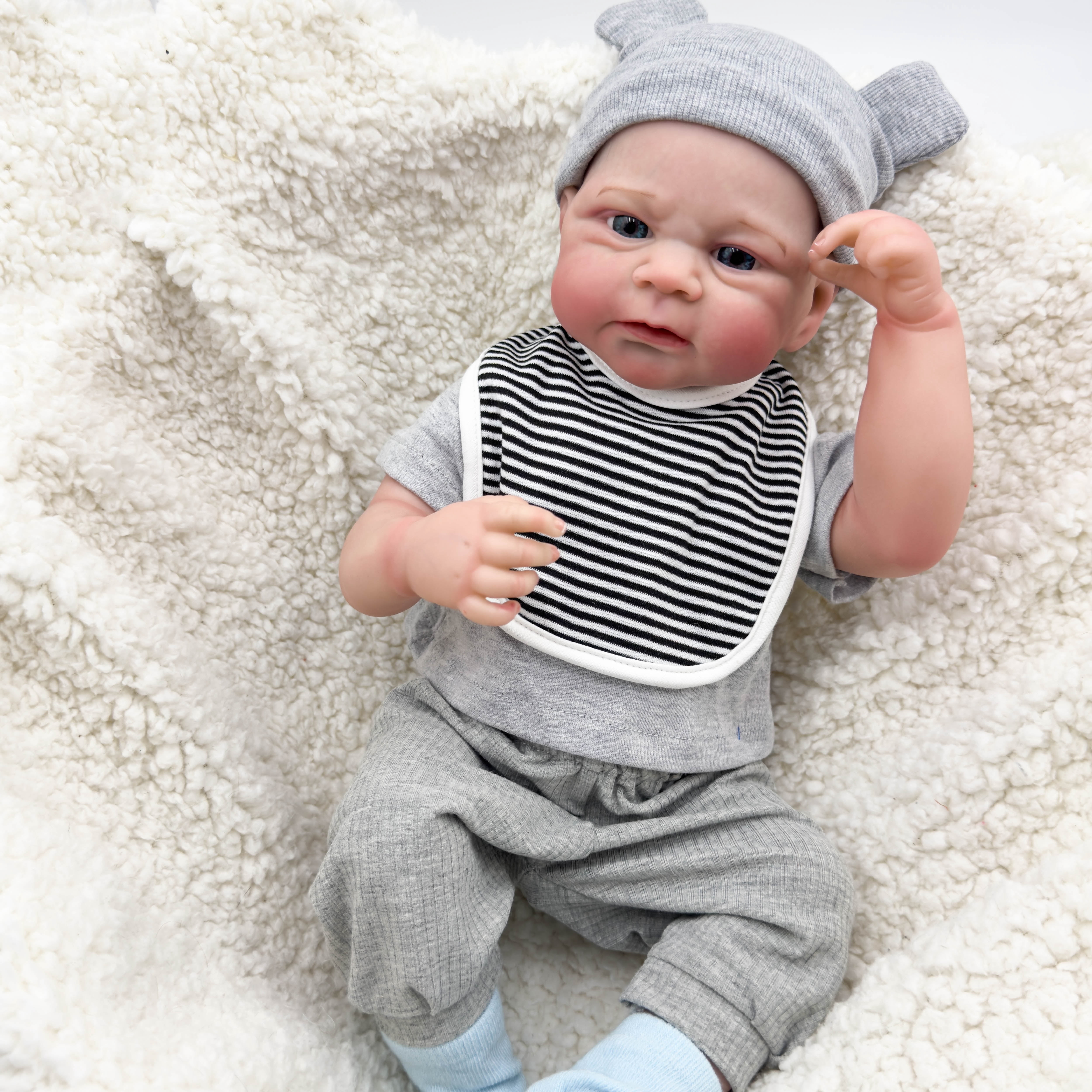 iCradle Adorable Lifelike Reborn Baby Dolls 18 Inch 46 cm Cuddly Newborn Babies Handmade Cloth Body Painted Hair Xmas Birthday Gift for Kids 3+