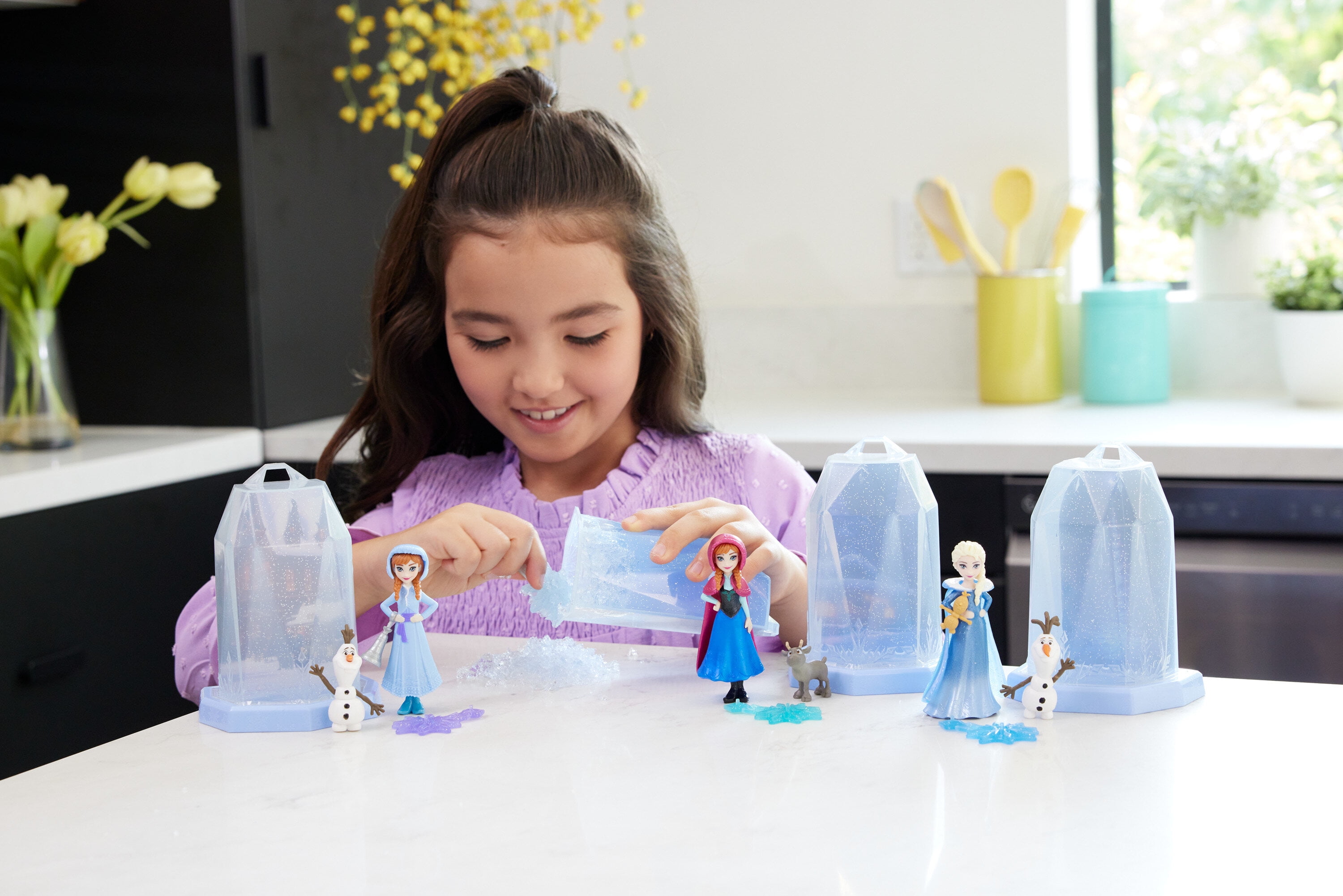 Disney Frozen Ice Reveal Surprise Small Doll with Ice Gel, Character Friend & Play Pieces (Dolls May(图3)