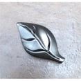 thumbnail image 1 of DArtefax DHK17-SH Small Smooth Leaf Knob, Shiny, 1 of 1
