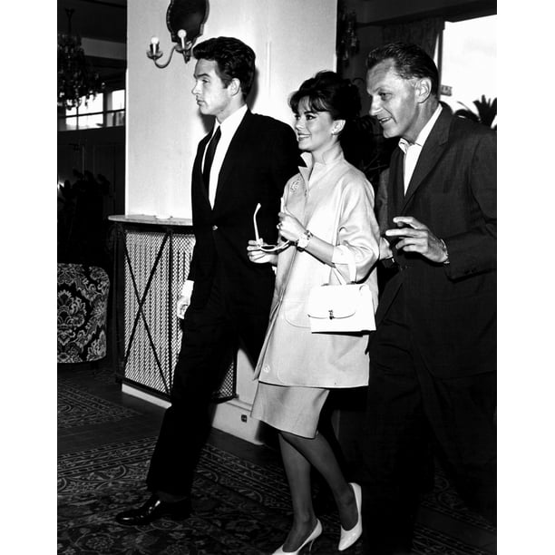 Natalie Wood and Warren Beatty in Cannes Photo Print (8 x 10) - Walmart ...