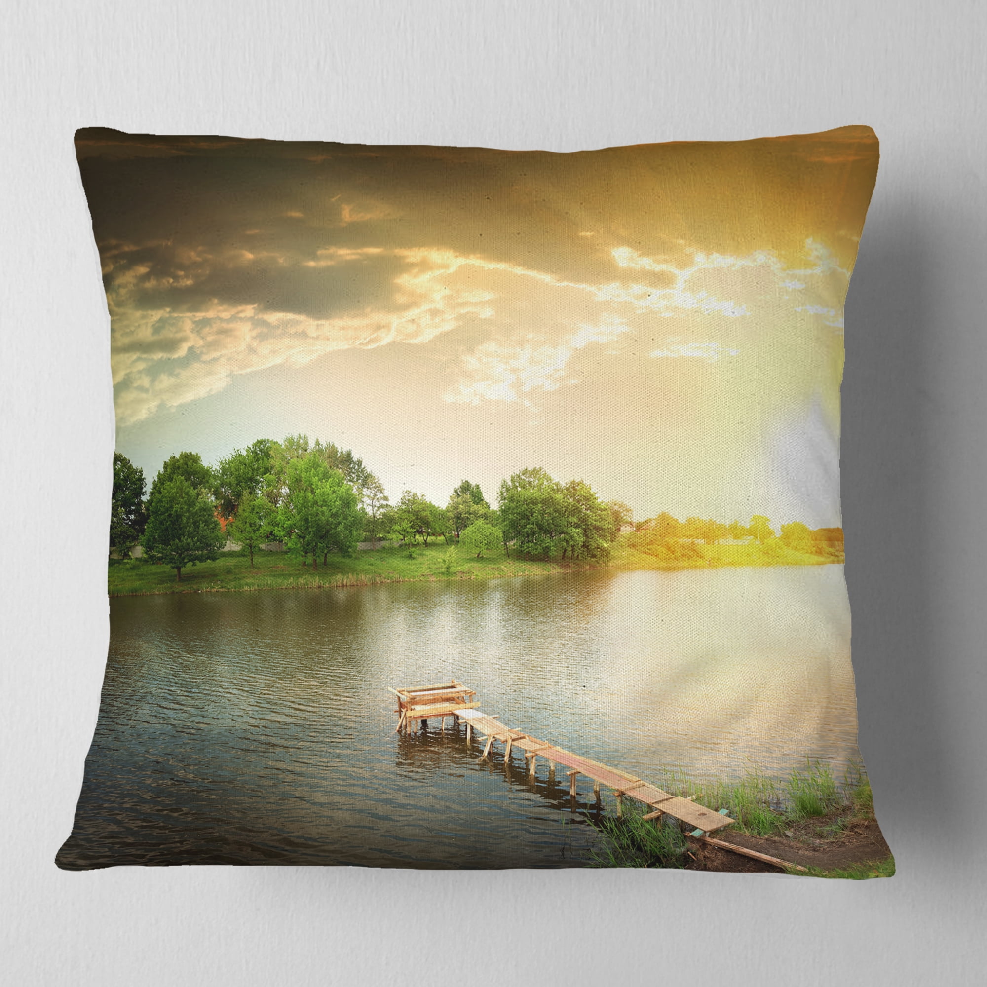 Designart Lake Under Evening Sun - Landscape Photo Throw Pillow - 16x16