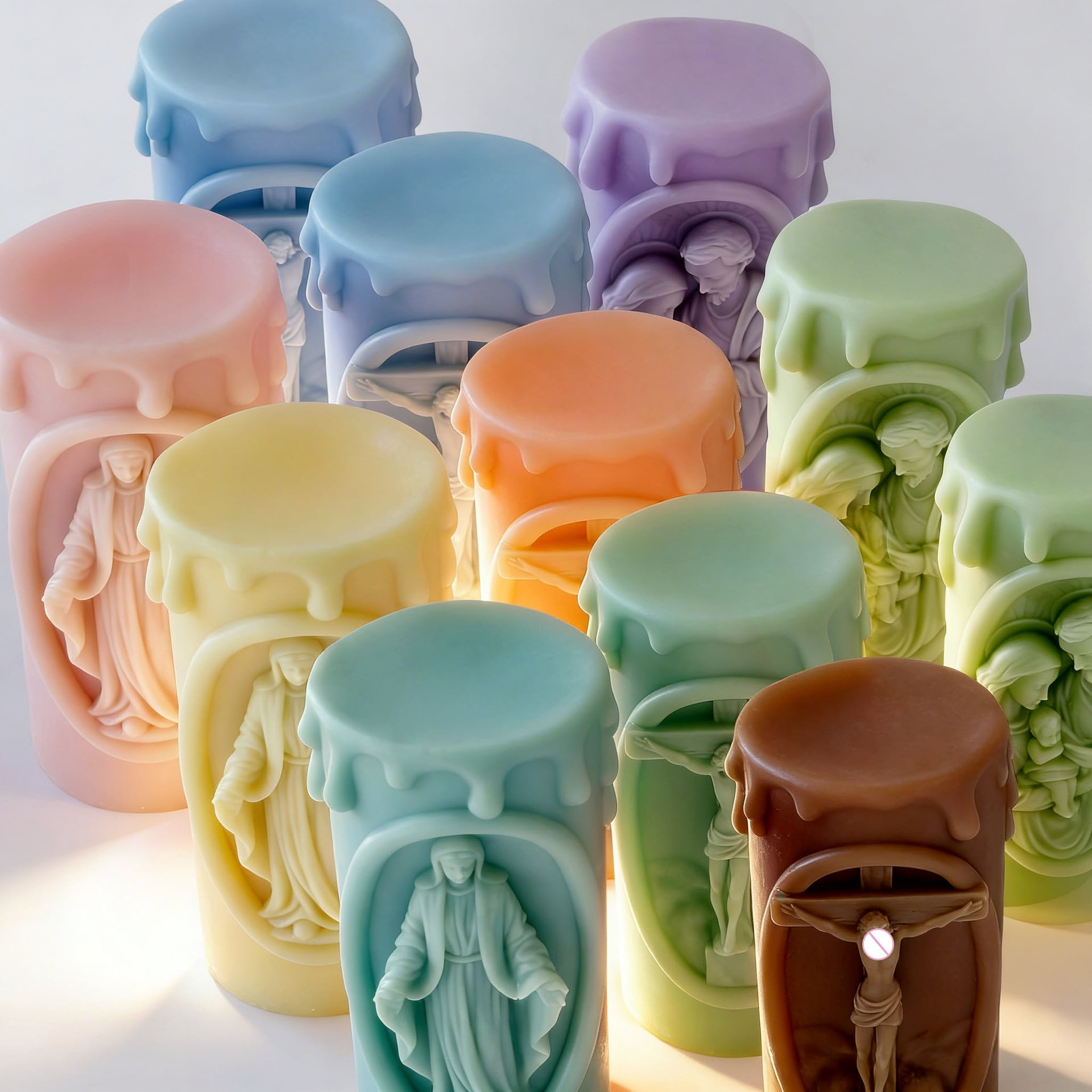 1PCS Jesus Cylinder Candle Mold, 1PCS the Holy Mother and Father Holding the Child Cylinder Candle Mold，1PCS Mary Cylinder Candle Mold for Candle Making Aromatherapy Gypsum Candles Polymer Clay Craft