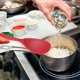 thumbnail image 4 of 2 cucharas de arroz antiadherentes de silicona resistentes al calor, utensilios de cocina para el hogar y restaurante (color aleatorio)., 4 of 6