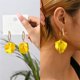 thumbnail image 3 of 1 par (amarillo) Pendientes colgantes de pétalos de rosa Pendientes largos de flores de rosas en niveles Bohemio Acrílico Declaración romántica Pendientes florales exagerados Día de San Valentín Sincero Electrónica, 3 of 5