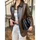 thumbnail image 5 of Abrigo de piel de oveja de longitud media para mujer, tendencia 2024, chaqueta de cuero genuino de un solo pecho de metal simple y sólido de alta gama, 5 of 5