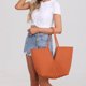 thumbnail image 3 of Bolsos compuestos de gran capacidad para mujer, moda informal, elegante, versátil, a rayas, para el hombro, diseño simple, novedad de 2024, 3 of 4