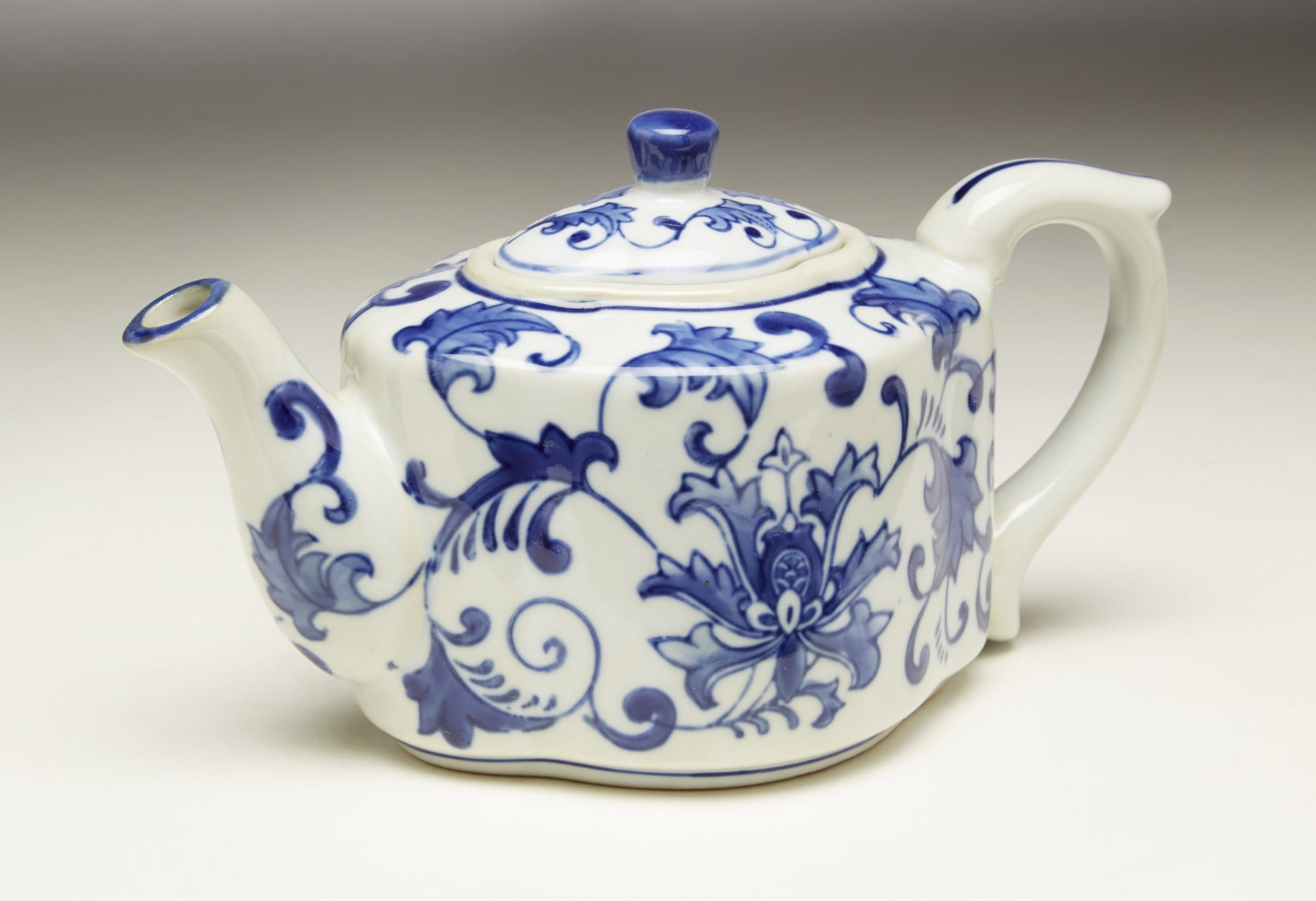 AA Importing 59804 Blue And White Tea Pot