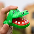 thumbnail image 1 of Boca de cocodrilo, regalo Juegos familiares Novedad Juguete práctico con llavero Morder la mano Cocodrilo Juguetes Morder Dedo Juego Gags Juguete, 1 of 4