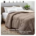 thumbnail image 2 of Couette Alternative en Duvet d'Oie Ultra-Douce Réversible Taupe Sable Très Grand Cal Très Grand, 2 of 5