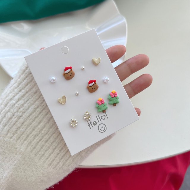 Pendientes navideños de dibujos animados bonitos, exquisitos pendientes pequeños de alce y oso de muñeco de nieve para otoño e invierno