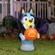 thumbnail image 2 of Disfraz inflable de vampiro Bluey para Halloween, 105 cm, 2 of 4