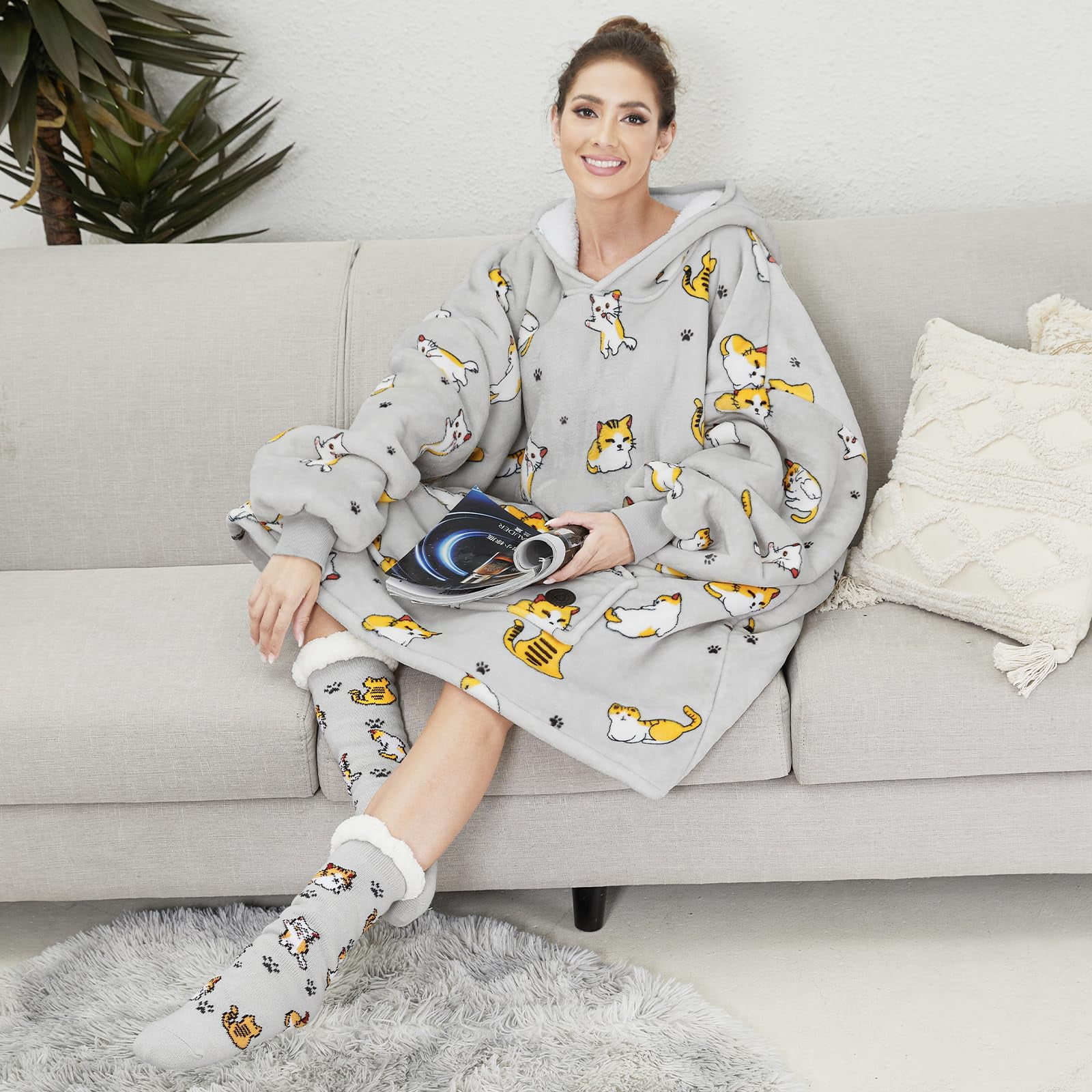 THREE POODLE Felpa Coperta Oversize Donna，Felpa Pile Giganti Coperta con  Maniche e Cappuccio, Coperta pile con Maniche, Felpe di Pile Taglia Unica :  : Moda