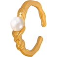 thumbnail image 1 of Anillo de perlas naturales de agua dulce con incrustaciones de metal irregular francés, adorno de mano de nicho con apertura de viento frío, 1 of 5