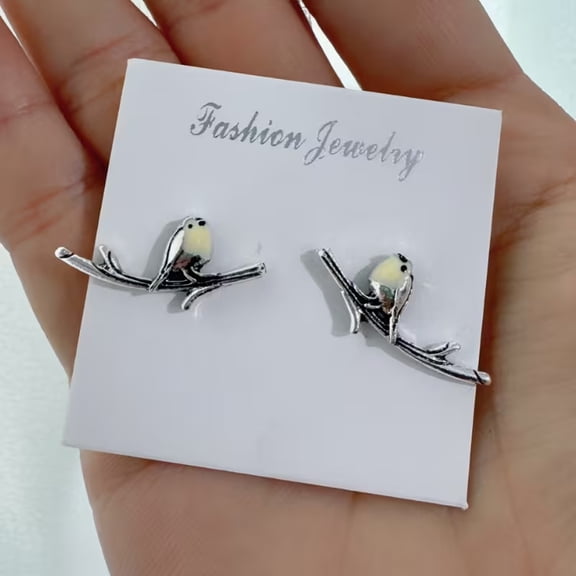 Hotpom Exquisite Tree Branch Bird Pendant Earrings, Fashion Pastoral Style for Daily Wear Jewelry Accessory Playful Casual Bird-Themed Earrings