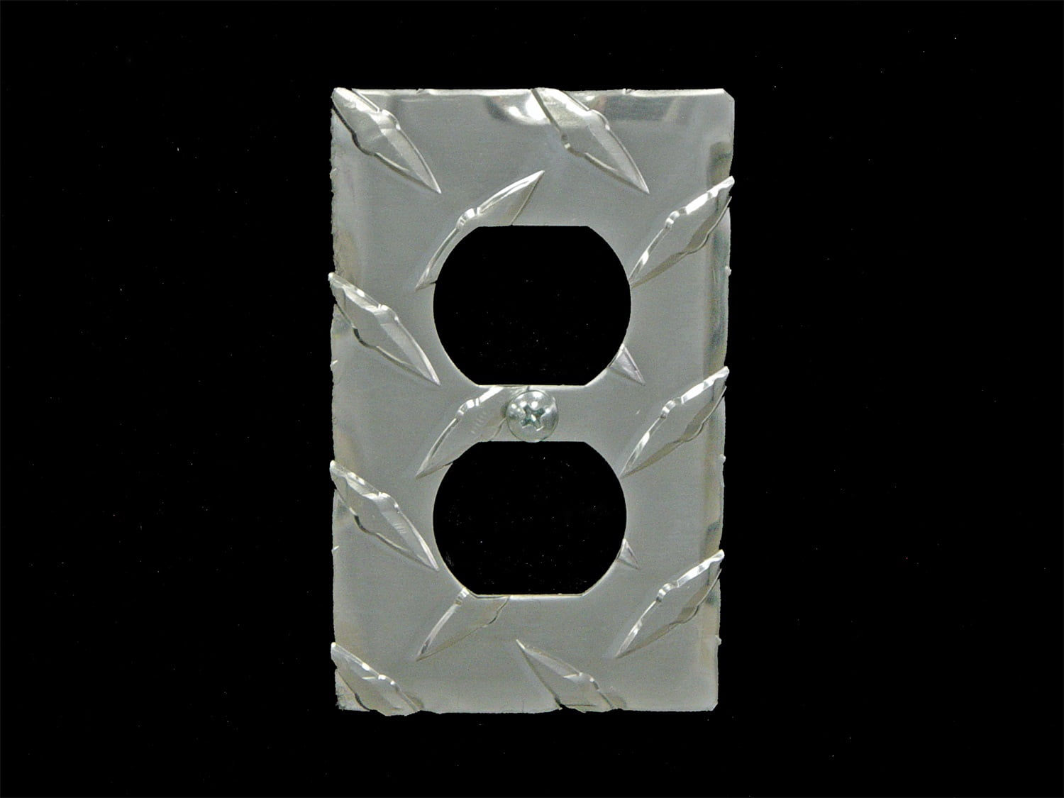 Owens Products 39134 OWE39134 Single Electrical Outlet Cover, 1 each DiamondTrea