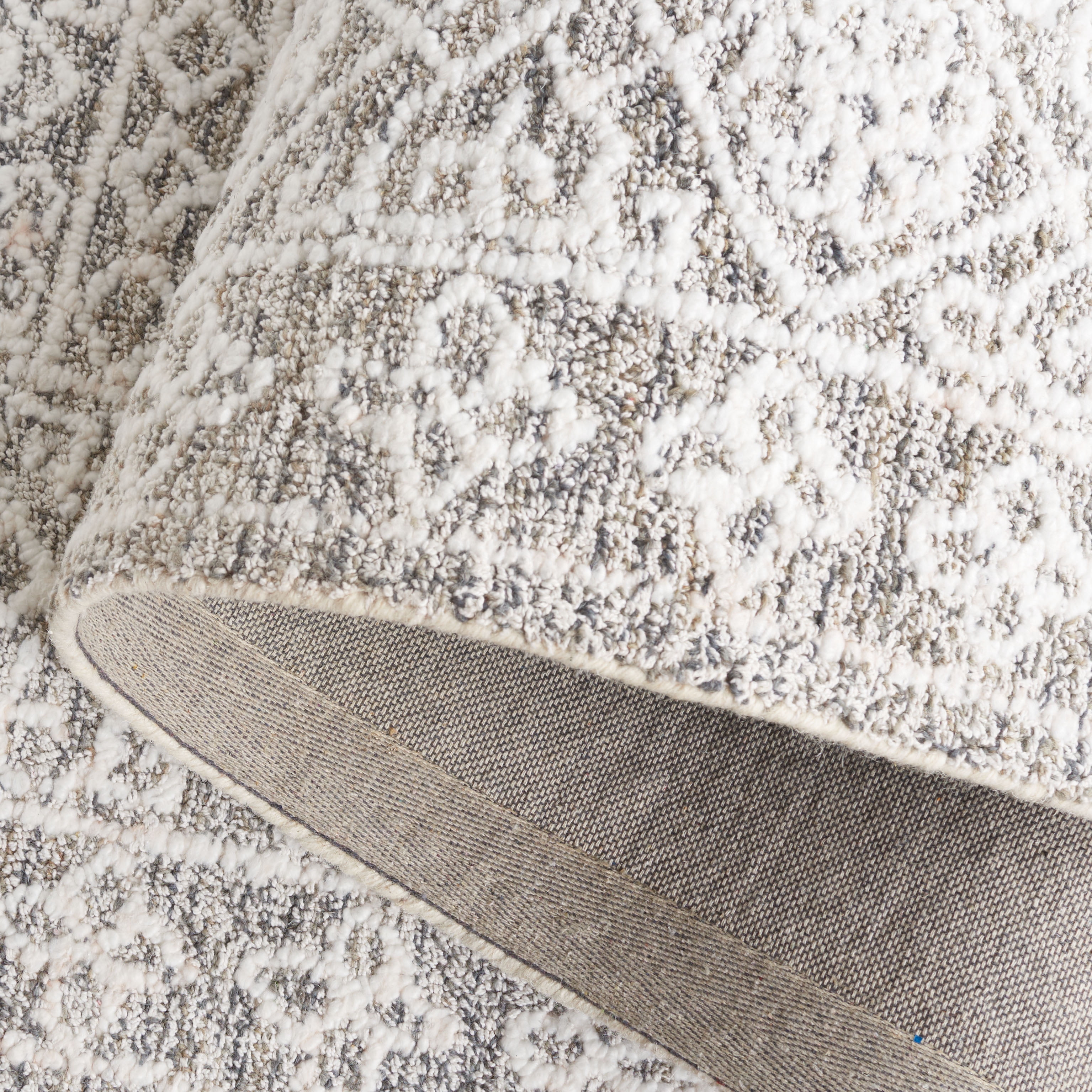 SAFAVIEH Ebony Adrasteia Floral Area Rug, Ivory/Grey, 8' x 10'