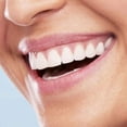 thumbnail image 3 of Cepillo de dientes Oral-B Pro-Health Cross Action Advanced, paquete de 8, 3 of 6