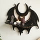 thumbnail image 3 of Estante de Pared de Madera Negra con Diseño de Murciélago Gótico y Luna, Soporte de Cristal, Decoración de Habitación de Gótica, 3 of 7