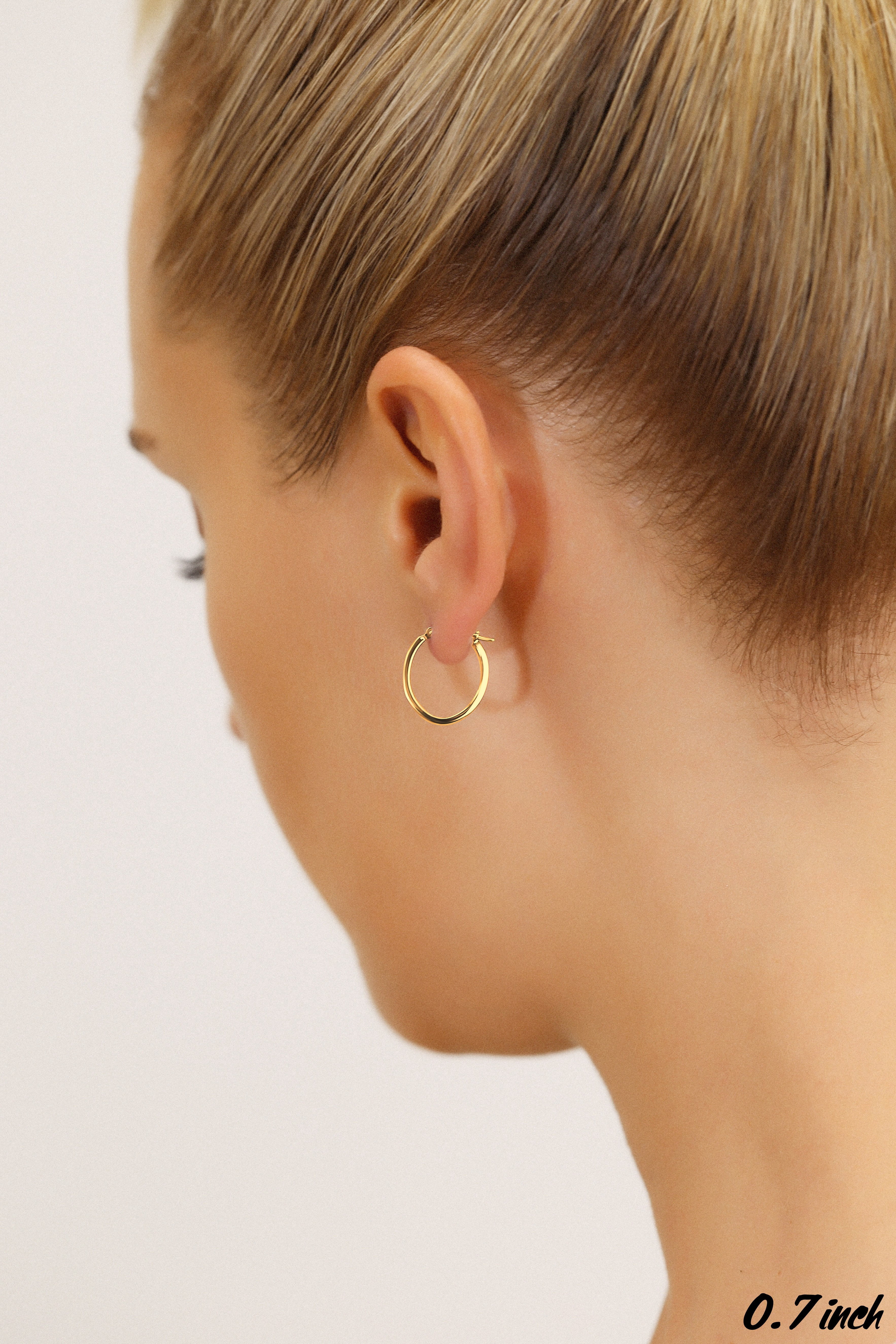 Tilo Jewelry 14K Yellow Gold Small Oval Gold Hoop Earrings (18mm - 0.71 Inch) for Women & Unisex
