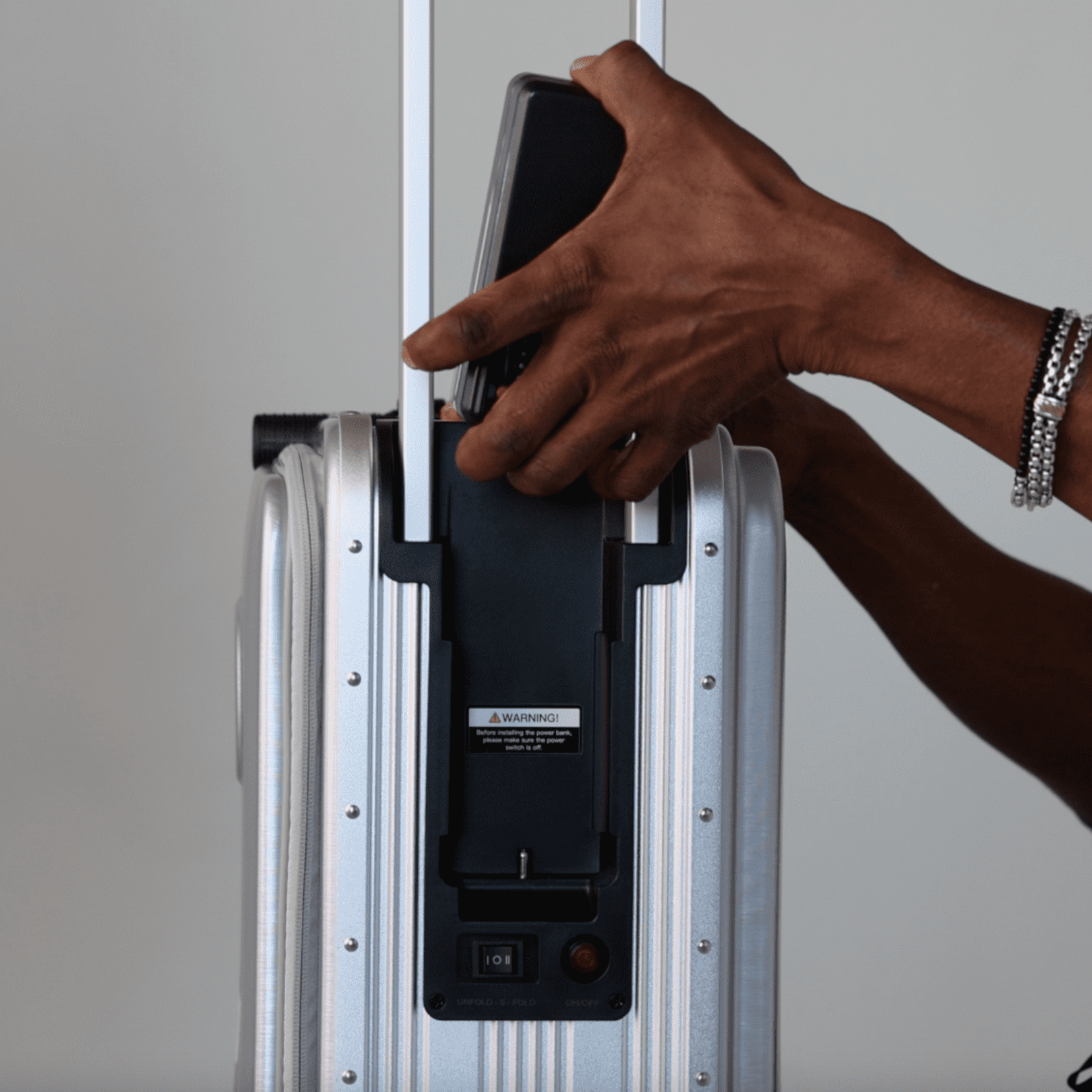 Airwheel SE3S Smart Rideable Suitcase Electric Luggage Scooter For Travel