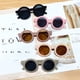 thumbnail image 5 of Gafas de sol redondas coloridas para niños coreanos, gafas de sol ligeras de PC con cara linda y pequeña, gafas de sol decorativas de moda para niños y niñas, 5 of 5