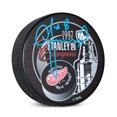 thumbnail image 1 of Igor Larionov Signé Detroit Rouge Wings 1997 Stanley Cup Champions Rondelle, 1 of 2