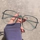 thumbnail image 4 of Gafas lisas con luz anti-azul, el mismo marco de gafas con acabado para miopía poligonal, 4 of 5