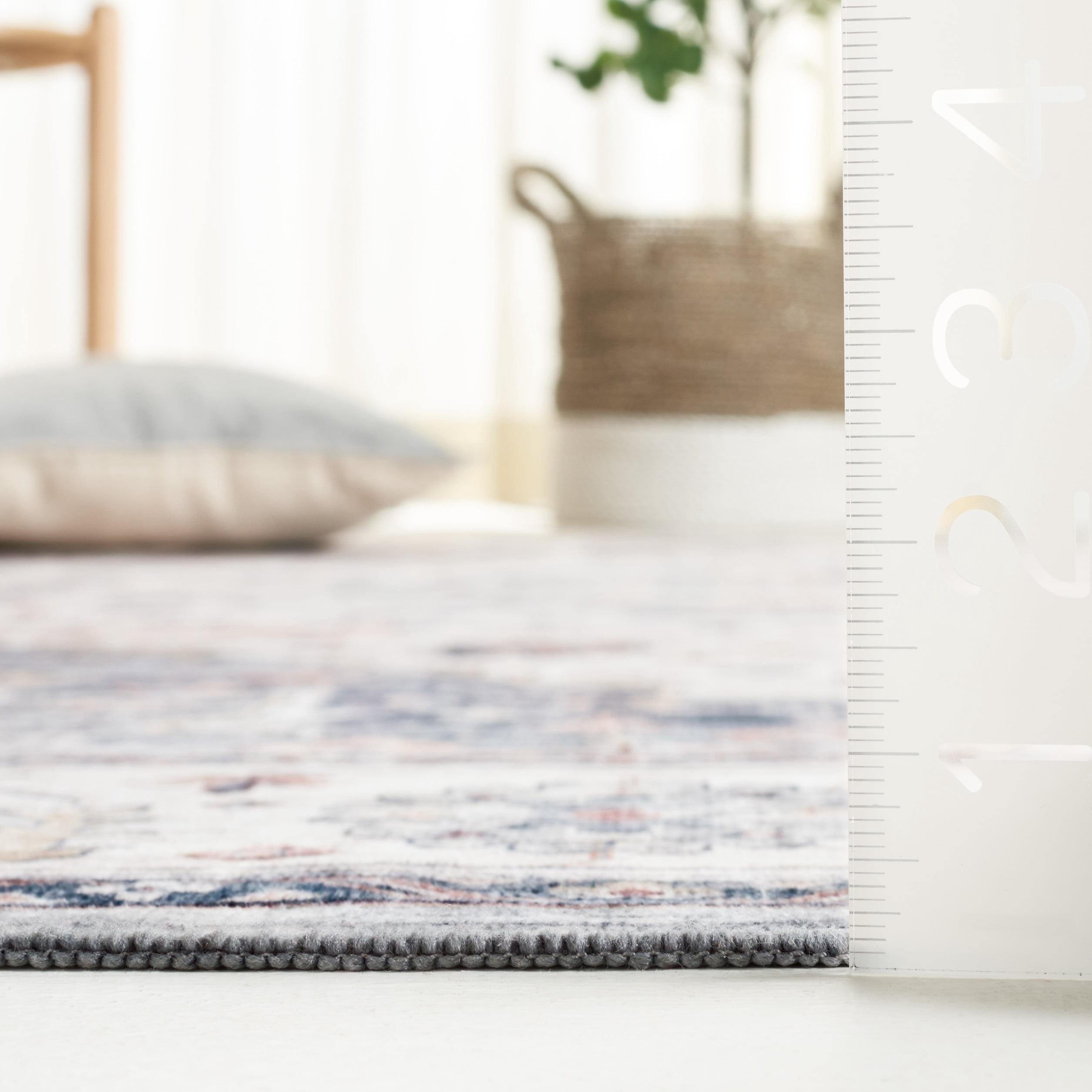Safavieh Arizona Asa Medallion Polyester Machine Washable Area Rug, Light Blue/Ivory, 4' x 4' Round