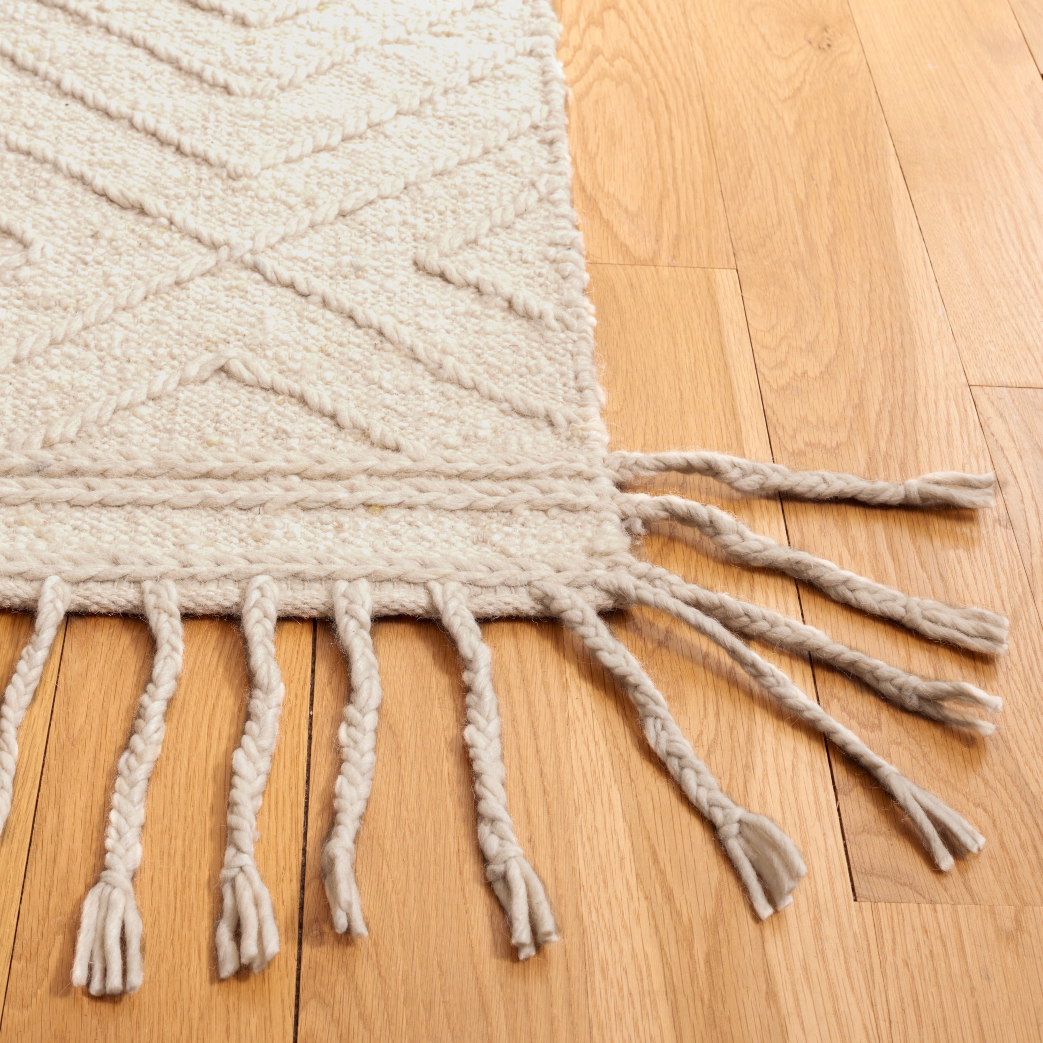 SAFAVIEH Natura Walter Diamond Area Rug, Ivory, 6' x 6' Square