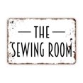 thumbnail image 1 of Letrero de metal The Sewing Room, estilo granja, moderno y contemporáneo, para pared, tamaño: 8 x 12 pulgadas, 1 of 4