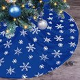 thumbnail image 1 of Falda con forma de árbol de Navidad, diseño de conejo, terciopelo mercerizado, azul, 1 of 5