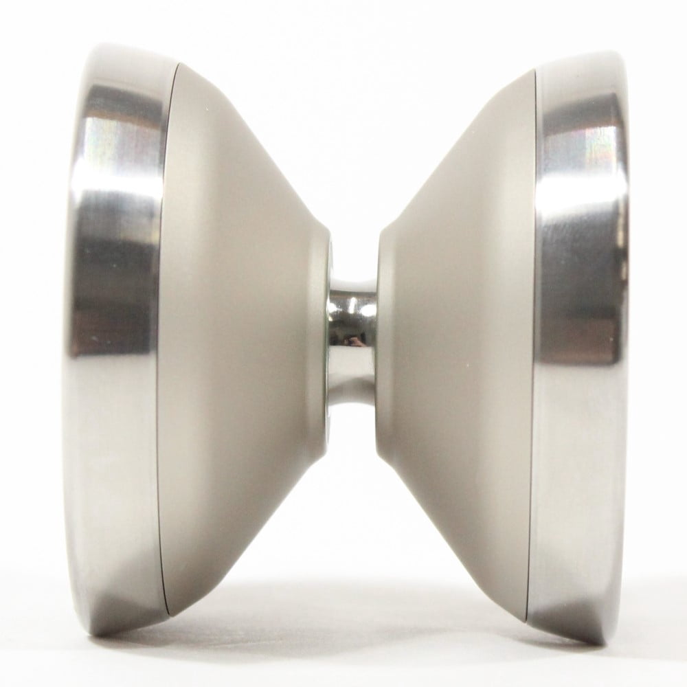 W1LD (Worldwide 1nnovative Leading Design) MAD Yo-Yo - Bi-Metal - Lee Jun Sang Signature YoYo (Cream White Raw Rim)