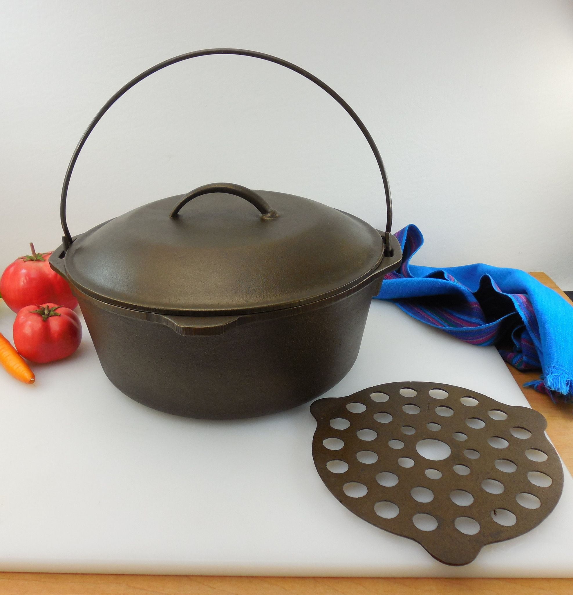 Lodge Trivet 8-9-10. Perfect for your Lodge Dutch Oven! – Cast & Clara Bell
