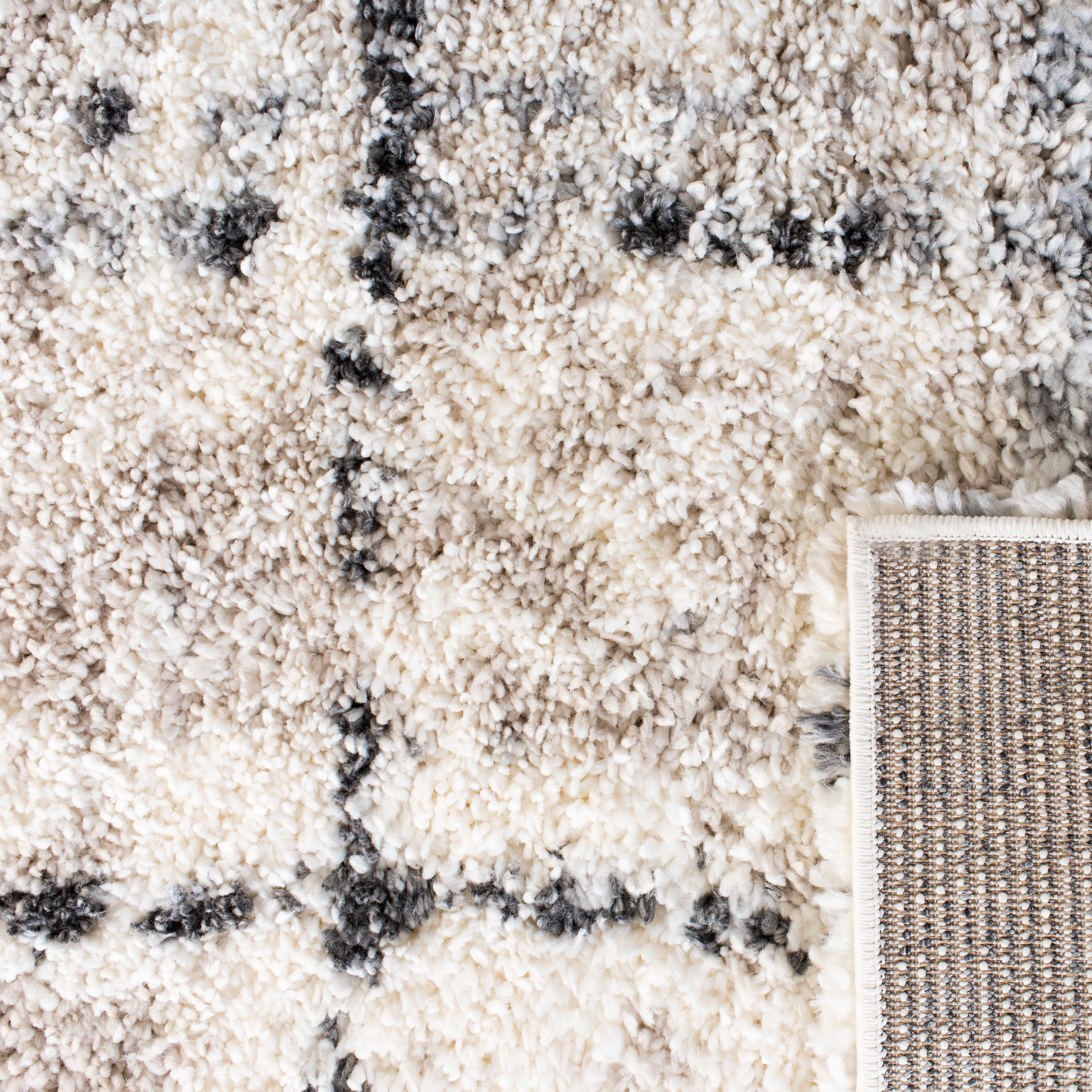 Safavieh  Fontana Shag Bekin Modern Check 2-inch Thick Rug 5'3" x 7'6" 5' x 8' Indoor Living Room, Bedroom, Dining Room Rectangle