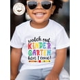 thumbnail image 1 of T-shirt Garçon avec Motif de Craie de Cire et Impression de Lettres Colorées, Col Rond Manches Courtes Doux et Polyvalent, 1 of 7