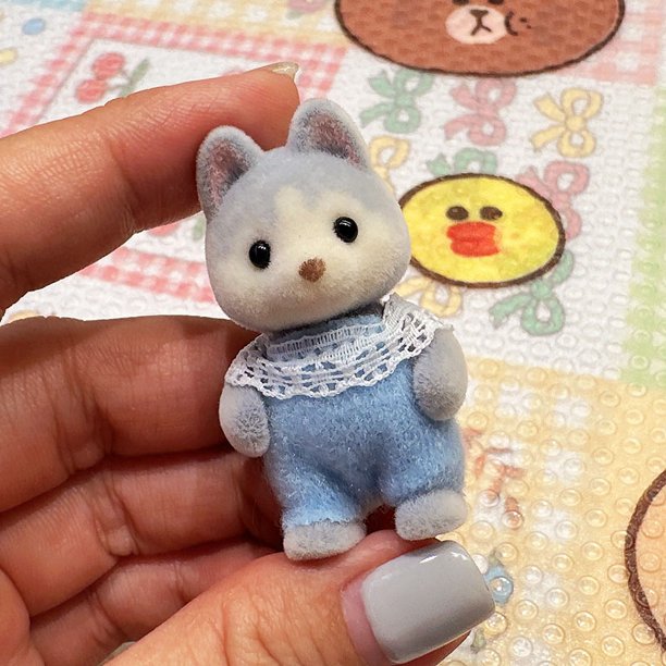 Sylvanian Families Confirm Style Forest Rabbit Grove Family Dollhouse Kindergarten Niños Pastel Reunión Flocking Dolltoy Regalo