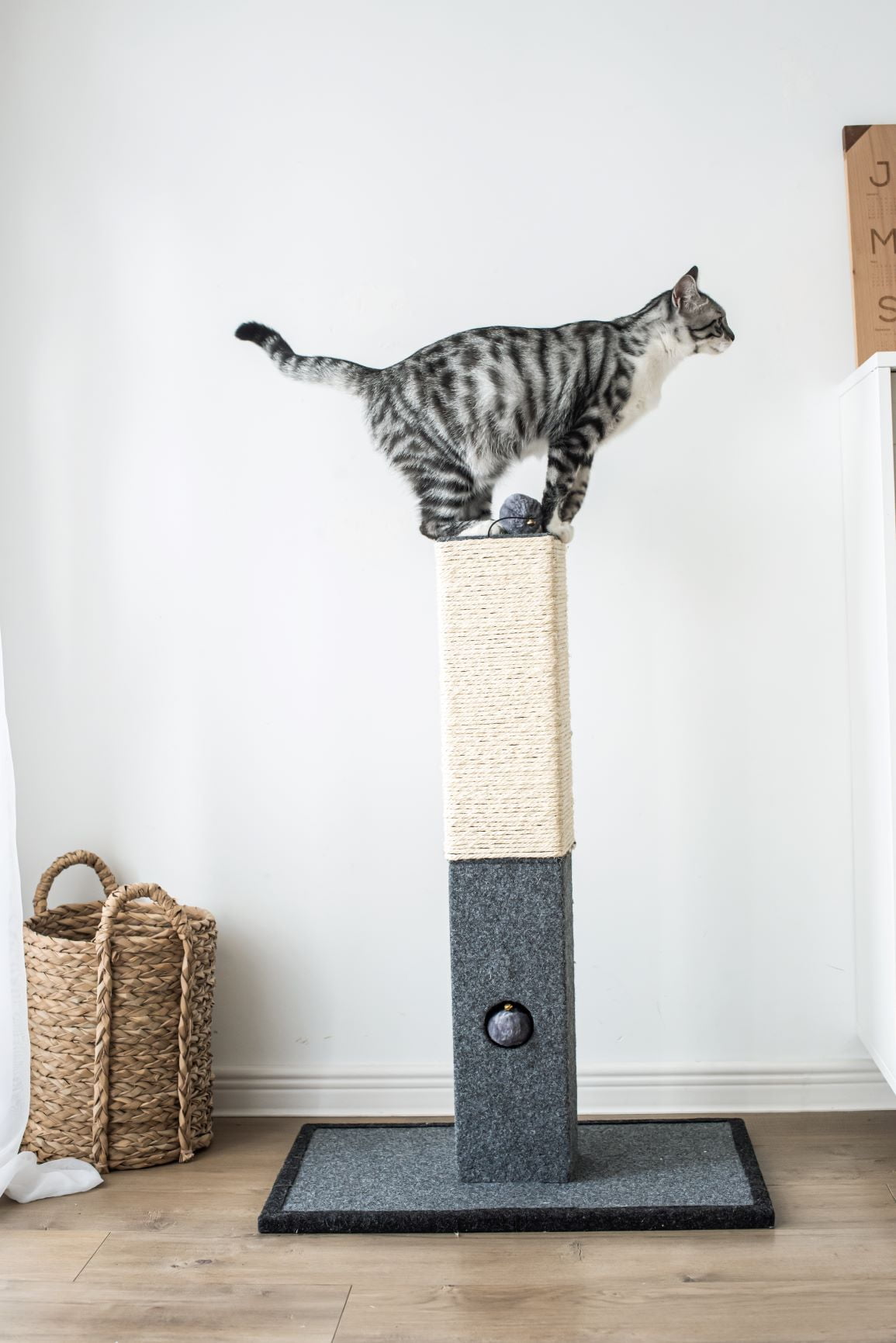 sisal rope cat scratching post