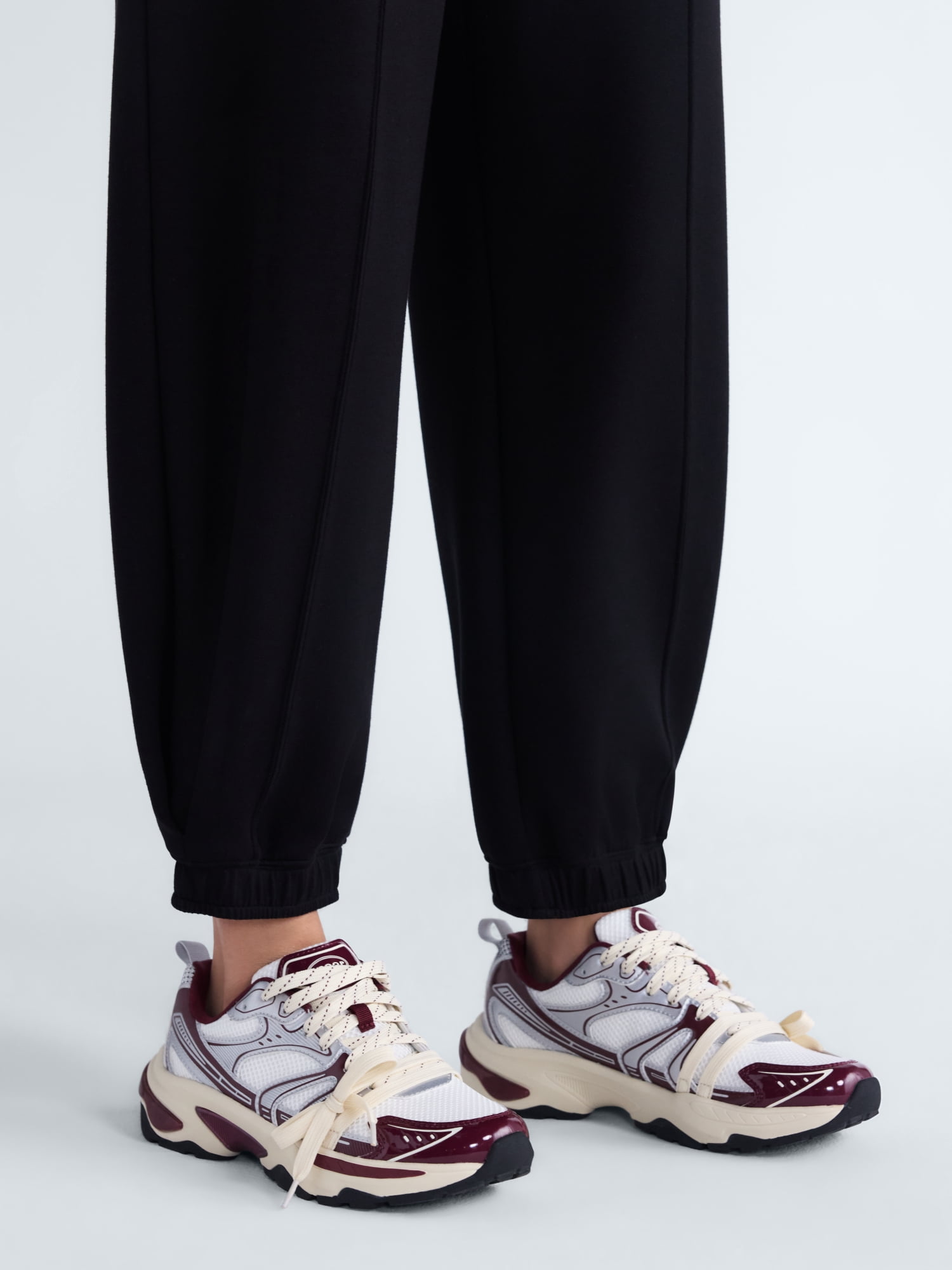 Scoop Women's Sporty Lace Sneakers