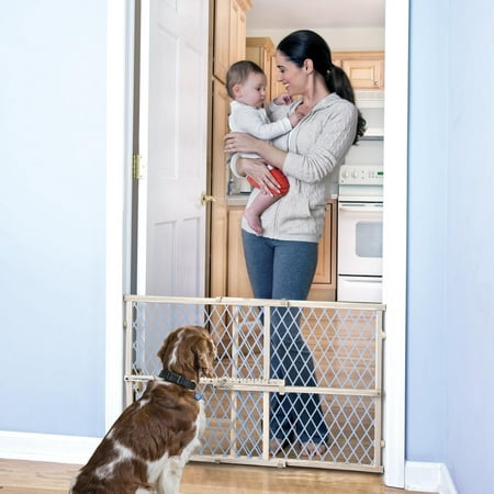 Evenflo Position & Lock Adjustable Wood Baby Gate, Pressure-Mounted, Locking Latch, use for Infants & Toddlers