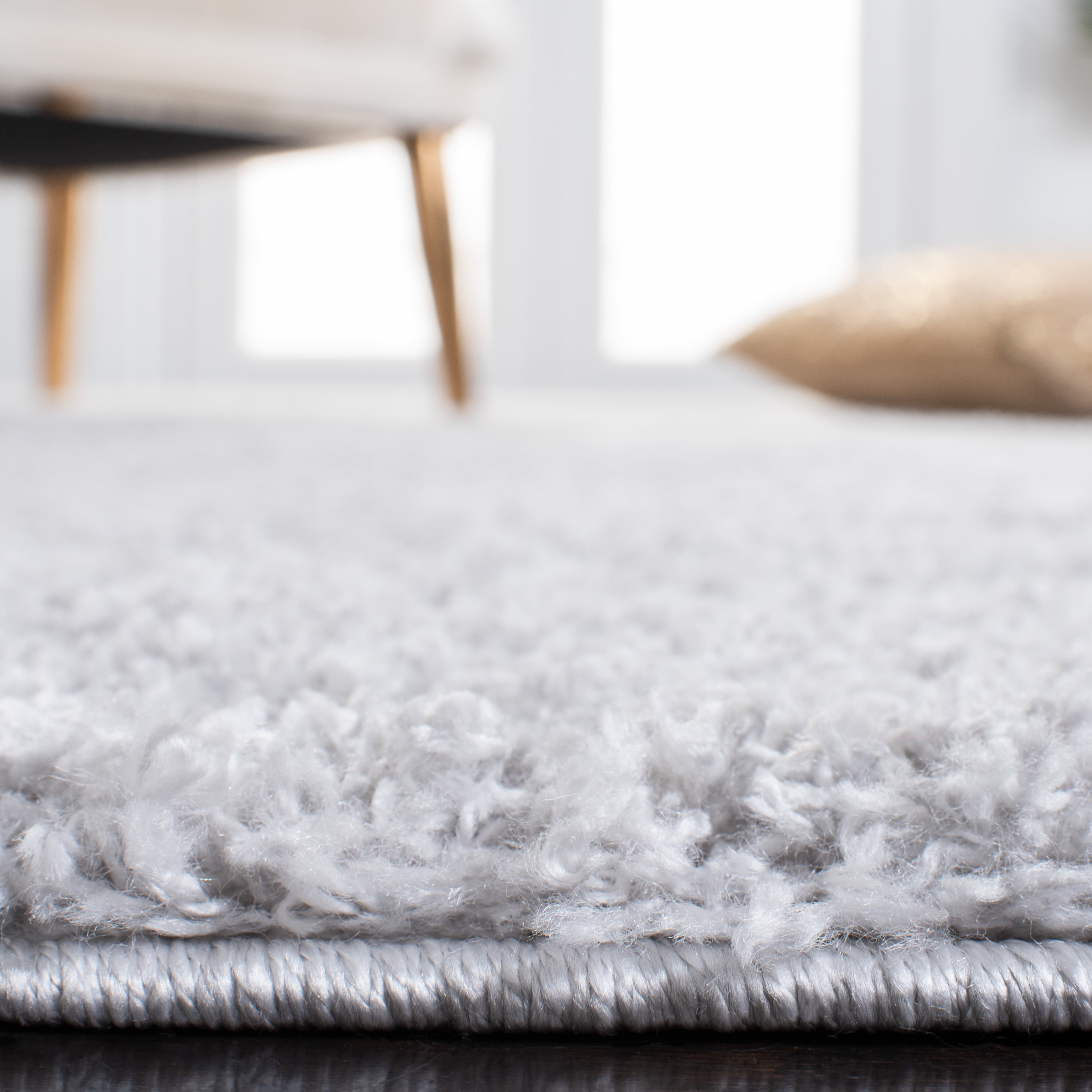 SAFAVIEH August Lennox Solid Plush Shag Area Rug, Light Grey, 4' x 6'