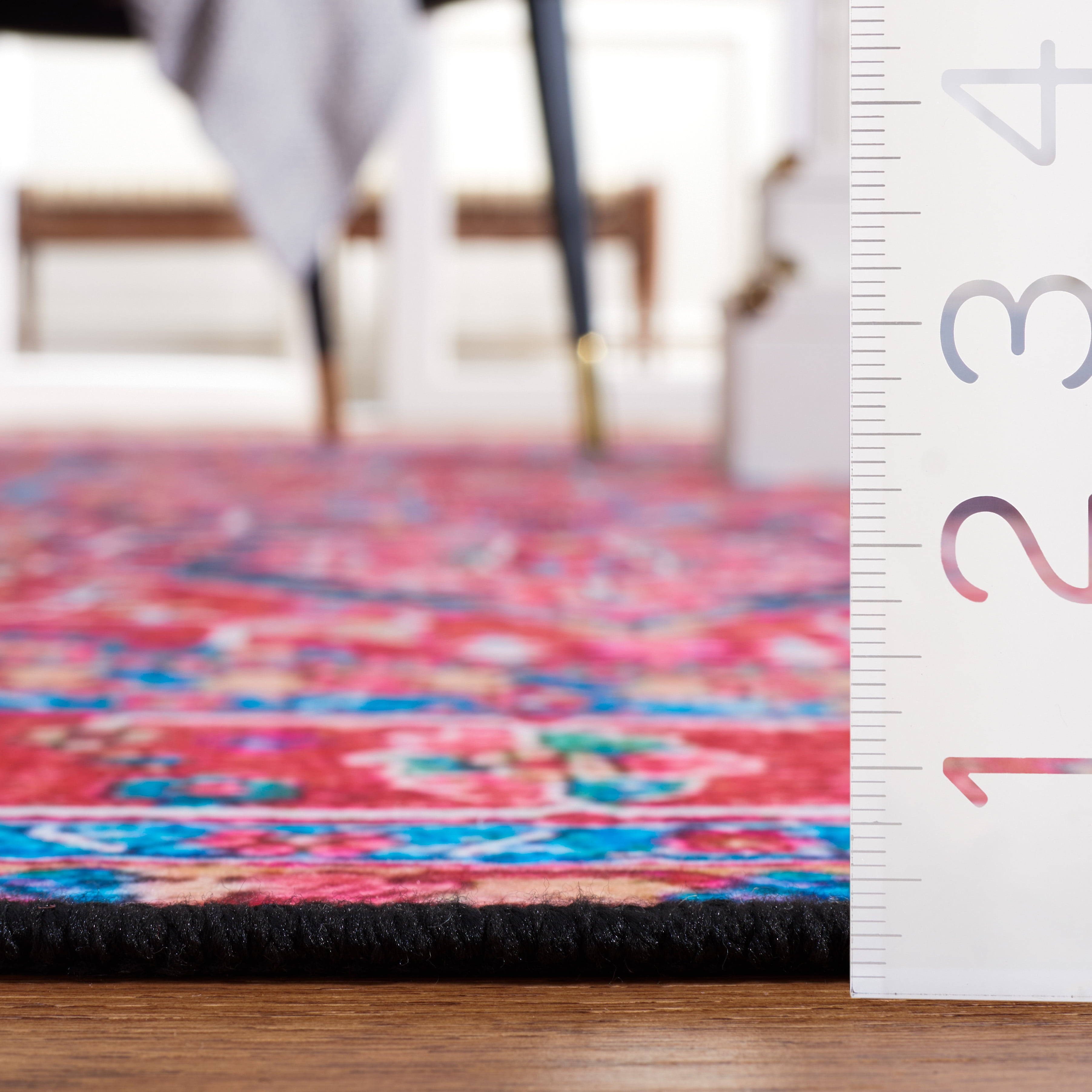 SAFAVIEH Tucson Lennart Oriental Machine Washable Area Rug, Navy/Red, 8' x 8' Round