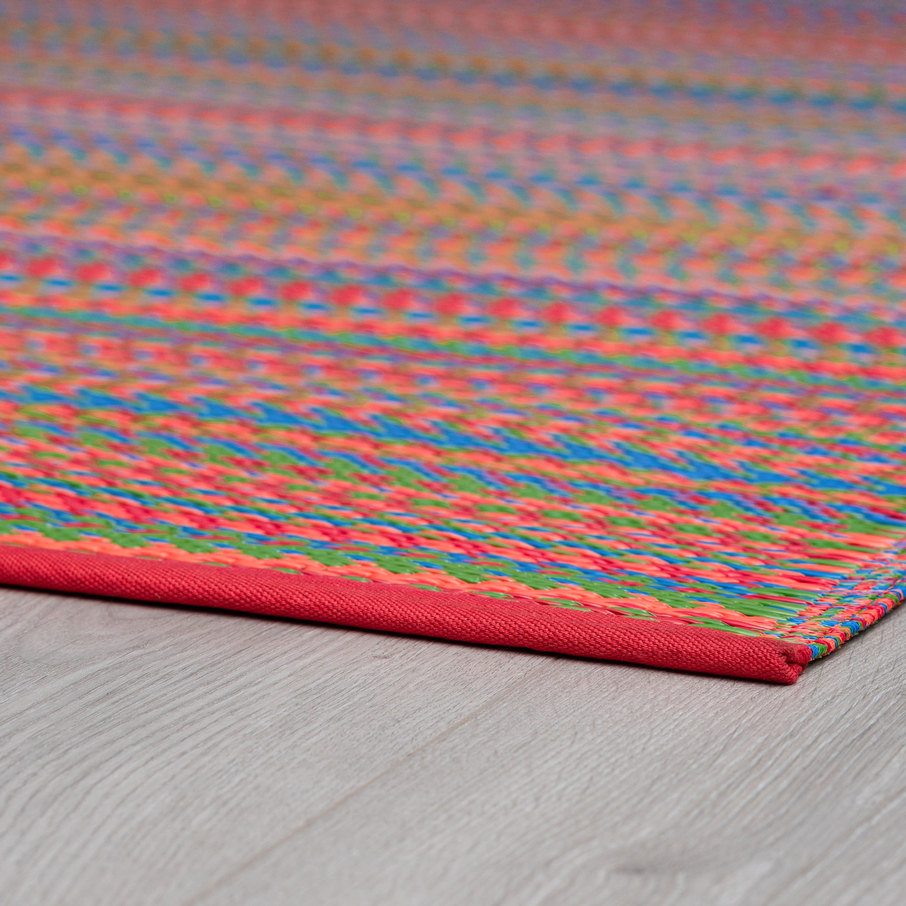 5x7 Reversible Red and Orange Polypropylene Outdoor Stripe Area Rug